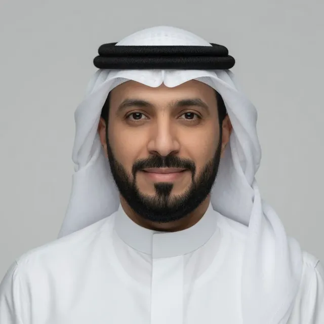 Portrait of a man in a white ghutra and agal